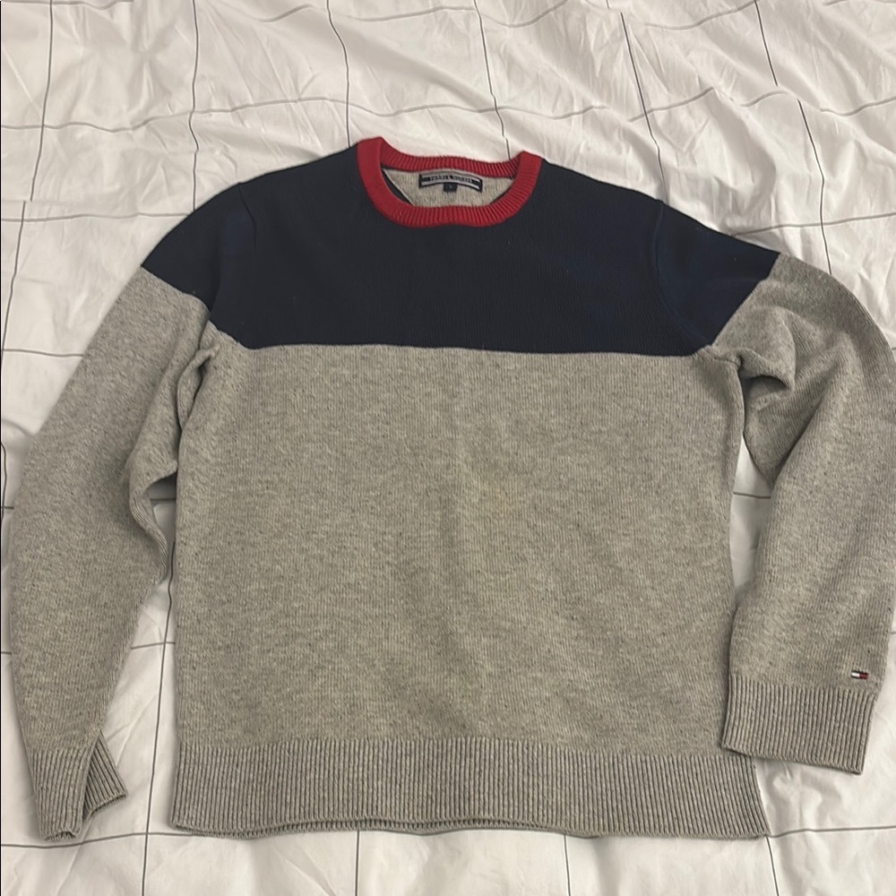 Tommy Hilfiger Men's Gray and Navy Sweater
